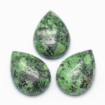 Rubin_zoisit_kabašon_25x18x7mm