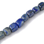 Poludragi kamen niska lapis lazuli.