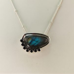 Srebrna ogrlica labradorit